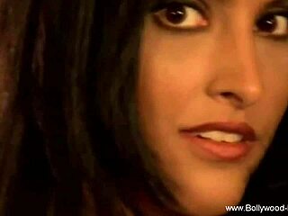 Indian Brunette’s Teasing Dance Seduces Fully Naked