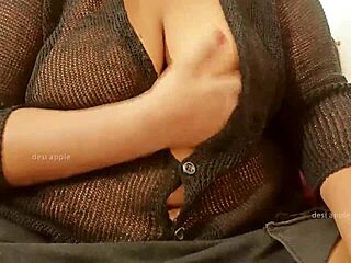 What’s with Indian aunty flashing boobs to her neighbour?