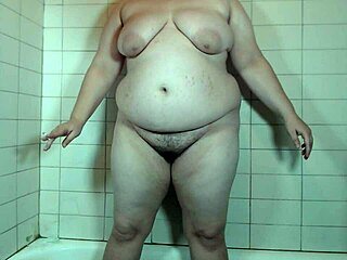 ever seen lunalustxxx teasing and jiggling her belly?