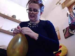 Curvy Beauties’ Wet Orgasm Challenge