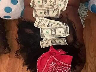 shabrim shaking ebony ass for 10 million views