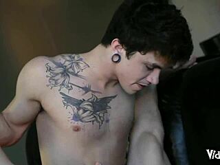 Gay HD Porn at IsGayHD Site