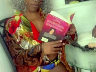 Lady Hunts Bold Ebony Play