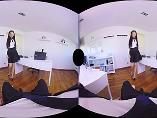Virtual secretary seduces in stunning 3D view
