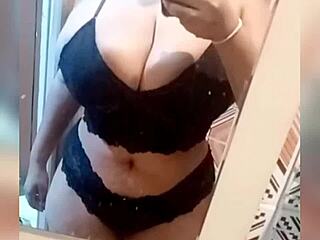 Mature lady reveals full charm