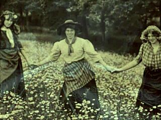 What’s hidden in this very old vintage clip?