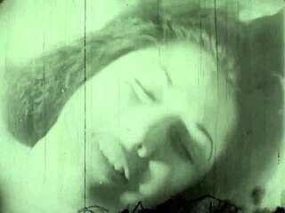 Vintage Lesbians Fuck In Old Porn Clip
