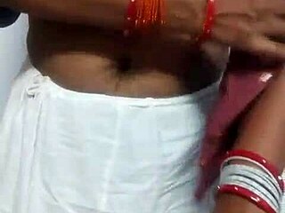 Indian bhabhi in saree gets pussy ripped