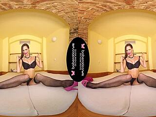 Milf Cynthia's Naughty Vibrator Play In VR