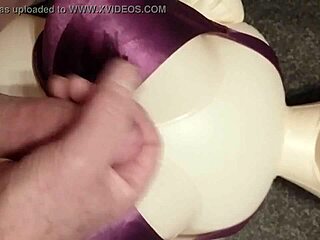 i enjoy handjob play with dolly