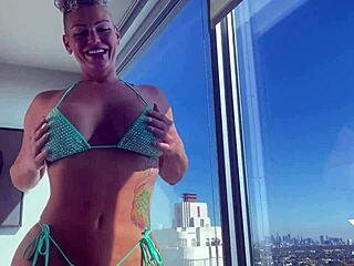 Blonde’s hotel ecstasy with charm