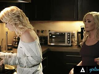 Ever seen a stacked blonde fiercely scissor her wife after alien chat?