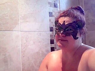 steamy bath with mature temptress