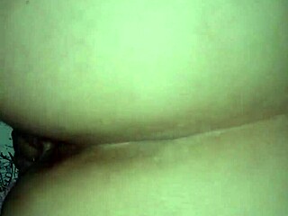 Amateur couple fucks hard in homemade clip