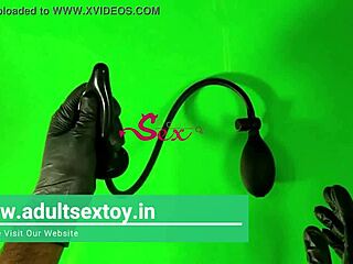 mumbai solo star plays with toys