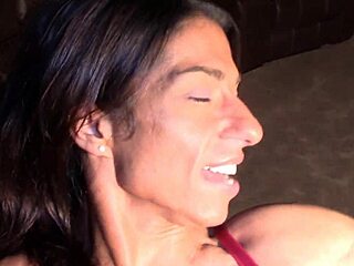 FITNESS MILF DOMINATES HOT SCENE