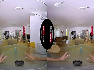 Realitylovers pizza babe monika in vr