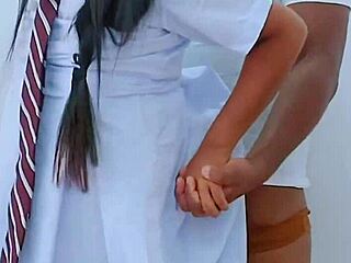 Curvy couple's raw close-up