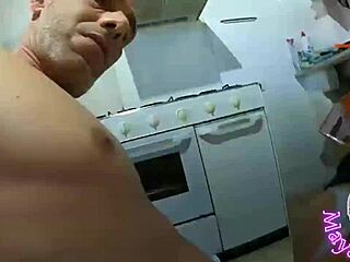Chica’s Big Tits Trapped In Washer, Creampied Hard