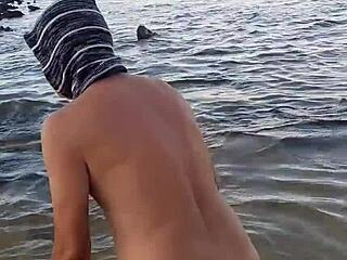 Ladysilva’s Latina Curves Tease on Beach
