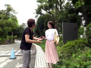 Amateur Japanese girl Mai Yoshino in a hairless scene