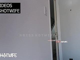 Wife’s Teasing Ass Greets Delivery Guy