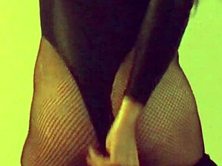 ever seen Paula pick a 20cm black cock?