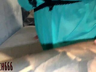 Bored Teen’s Outdoor Pussy Massage in Quarantine