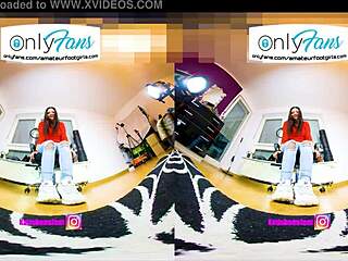 VR3D Foot Girl: Nylon Heels Ignite Heartfelt Desire