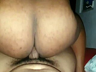 Ebony beauty ignites gym desire