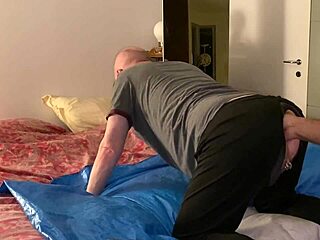 Crowne’s intense fisting and dildo session on February 20