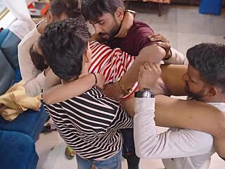 Indian pal’s bold group encounter