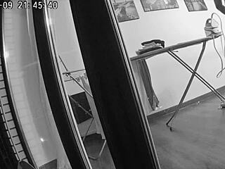 Cheating wife bangs friend during workday