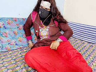 Muslim prostitute cheats with anal dildo on video chat