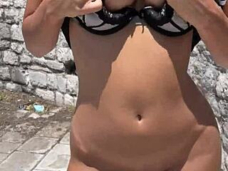 I’m banging this 18yo brunette teen in risky public spots