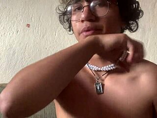 Maluma, I'm just posin' here, can't get this right, ya know?