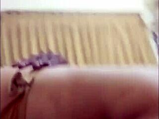 Hey, Indonesian babe needs servicing before heading to work today