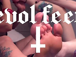 can you imagine tasting every inch of my feet?