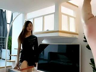 Wow, Chinese Mistress Yihuan delivers brutal femdom whipping!
