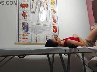 ginecologista gets naughty with patient in kinky hospital exam