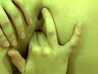 my barefoot blonde's intimate solo play