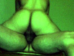 Novinha giving to coroa in amateur close-up