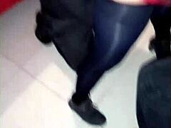 me dan una rica cogida y acabamos los tres al mismo tiempo en una rica doble penetracion