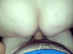 好奇熟女POV深喉骑巨屌晃大奶