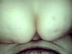 好奇熟女POV深喉骑巨屌晃大奶