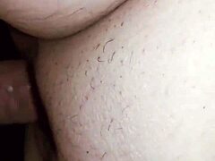 成熟意大利美女在业余视频中展现狂野一面