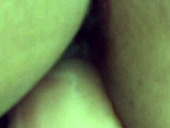 Dupla penetra��o com rola no c� e brinquedo na buceta gemidas e gritaria