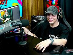 O ruan finds a toy plug in psy lunar's ass for a kiss