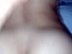 amigos se dan mucho amor latina interracial