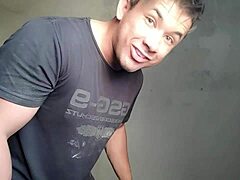 New house trolling girlfriend with beetle game